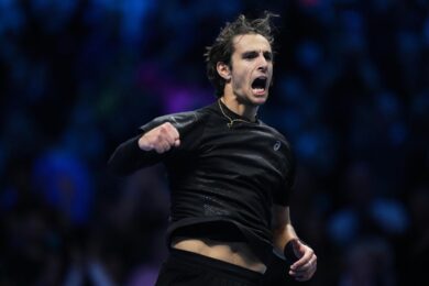 Musetti-Alcaraz: Lorenzo cerca le semifinali alle Atp Finals (e l’assist a Sinner) – Orario, dove vederla in tv, precedenti – “Carlos? C’è una cosa in cui sono favorito…”