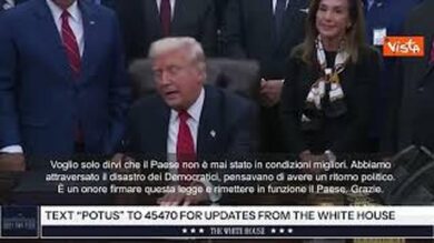 Trump firma legge che chiude lo shutdown Usa da record: Dem volevano estorcere denaro al Paese