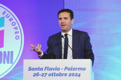 Forza Italia “riscrive” la manovra: “Modifiche su dividendi, tasse sugli affitti, forze dell’ordine. E molto altro…”