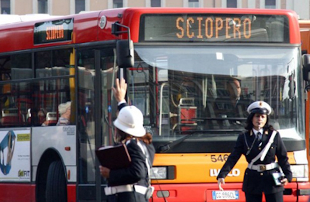 Scioperi a novembre, trasporti a rischio e non solo: ecco le date di stop da segnare sul calendario Scioperi a novembre, trasporti a rischio e non solo: ecco le date di stop da segnare sul calendario
