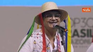 Cop30 in Brasile, musica, costumi e danze tradizionali della band amazzonica Arraial do Pavulagem