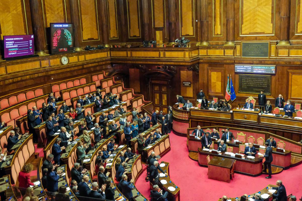 Condono in Manovra, opposizioni all’attacco. Renzi: “Governo del voto di scambio”, Bonelli: “Meloni non parla, ma lo vuole” Condono in Manovra, opposizioni all’attacco. Renzi: “Governo del voto di scambio”, Bonelli: “Meloni non parla, ma lo vuole”