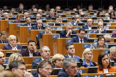 In Europa cambia il paradigma grazie a Meloni: il PPE si allea con le destre e “ribalta” il Green Deal