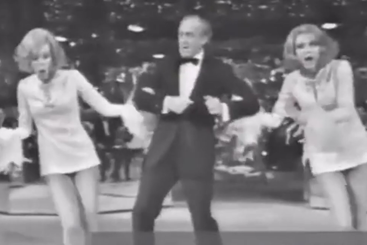 Da-da-un-pa: il ritmo indimenticabile che ha definito un’epoca televisiva. Addio alle gemelle Kessler Da-da-un-pa: il ritmo indimenticabile che ha definito un’epoca televisiva. Addio alle gemelle Kessler