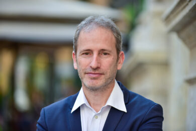 Casaleggio, crollano i ricavi e arriva il rosso per l’ex pentastellato: i conti ai raggi X della società di consulenza