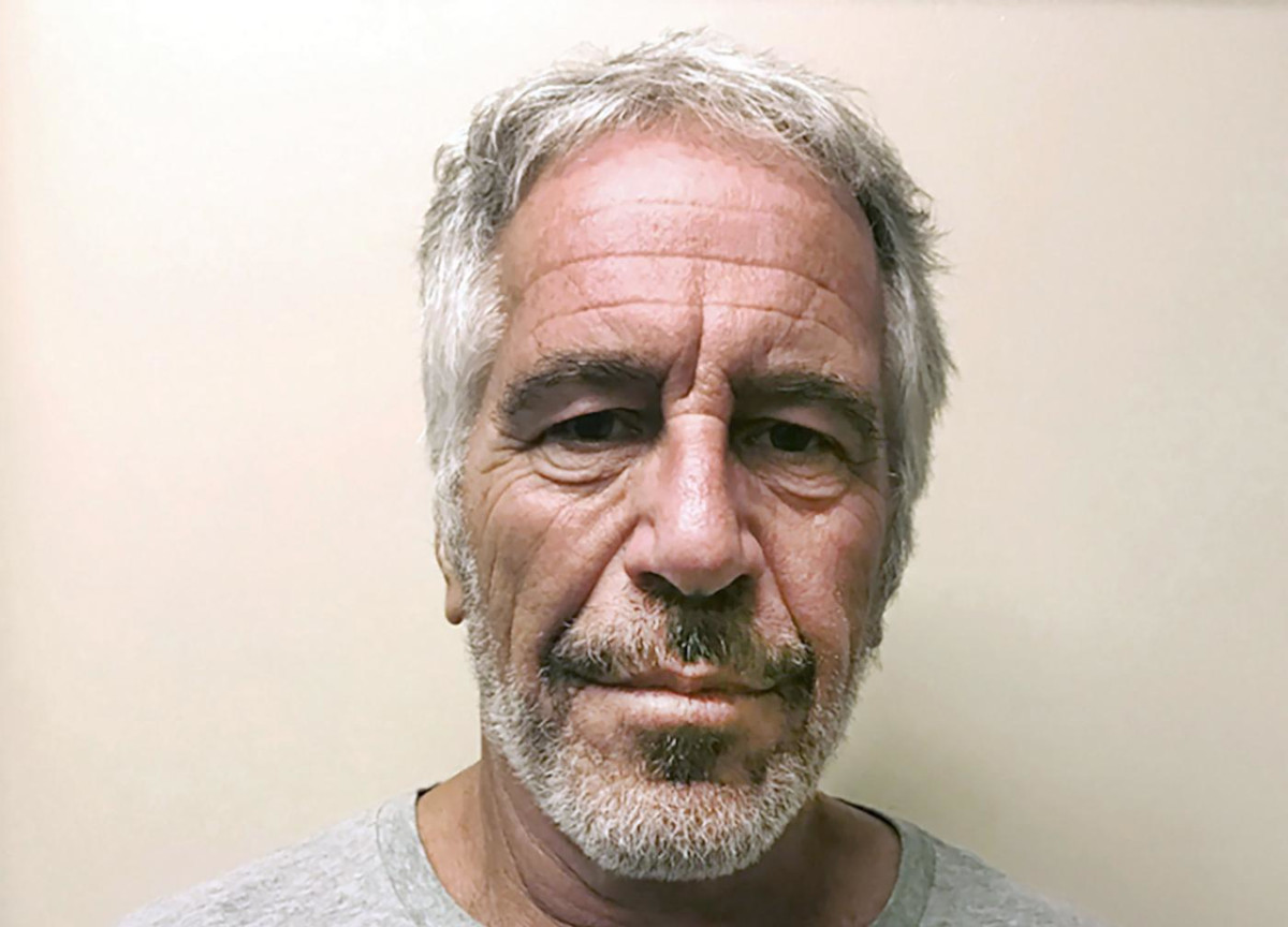 Epstein, incredibile svolta: ex segretario al Tesoro di Clinton allo scoperto. “Mi vergogno profondamente delle mie azioni” Epstein, incredibile svolta: ex segretario al Tesoro di Clinton allo scoperto. “Mi vergogno profondamente delle mie azioni”