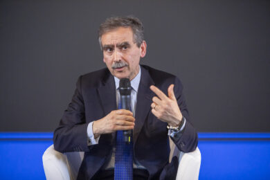 Mps-Bpm, la fusione piace al governo ma Lovaglio frena: focus su Mediobanca. Ecco perché il Tesoro si tiene stretta la sua quota nel Monte. Rumor