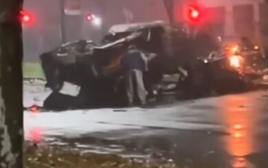 Milano, il video che scagiona il 20enne: stava veramente cercando di salvare l’amico nell’auto in fiamme