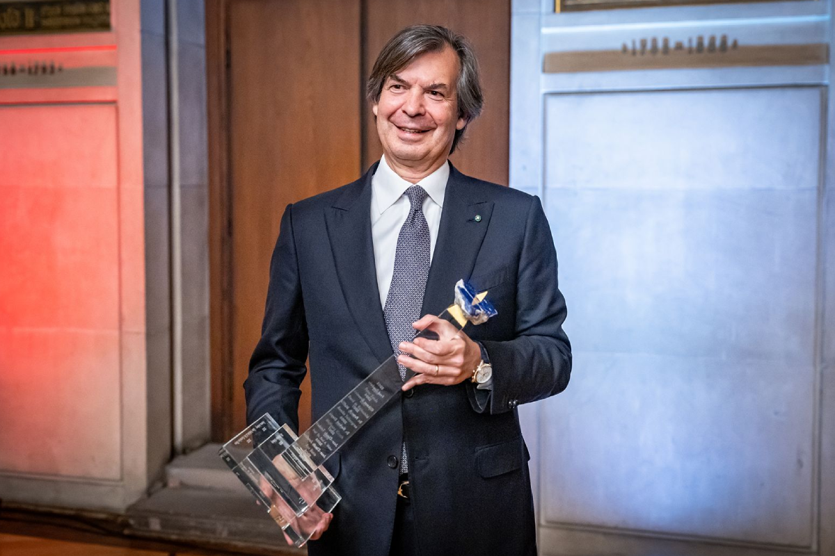 Intesa Sanpaolo, il CEO Carlo Messina nominato “European Banker of the Year 2024” Intesa Sanpaolo, il CEO Carlo Messina nominato “European Banker of the Year 2024”