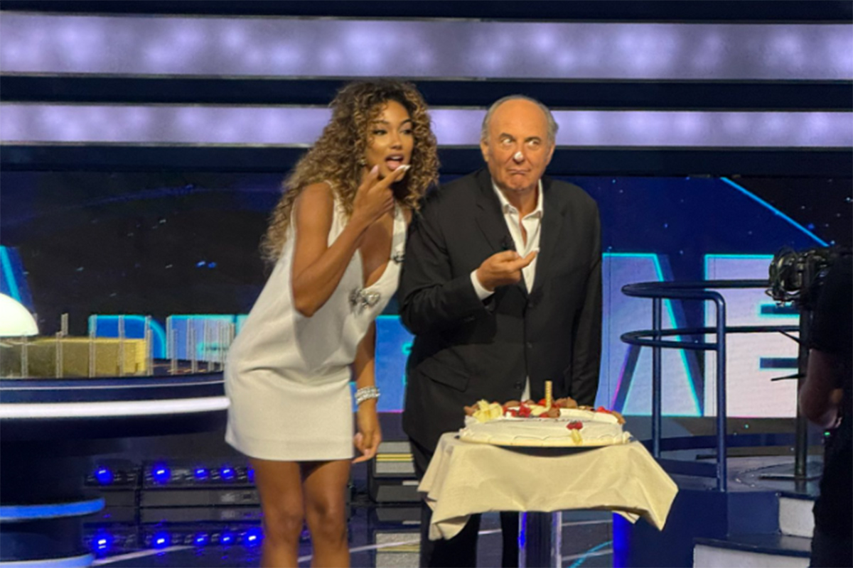 La Ruota dei Campioni, Gerry Scotti e Samira Lui in prima serata (sino alla Ruota delle Meraviglie) – Quando va in onda, montepremi, chi partecipa La Ruota dei Campioni, Gerry Scotti e Samira Lui in prima serata (sino alla Ruota delle Meraviglie) – Quando va in onda, montepremi, chi partecipa