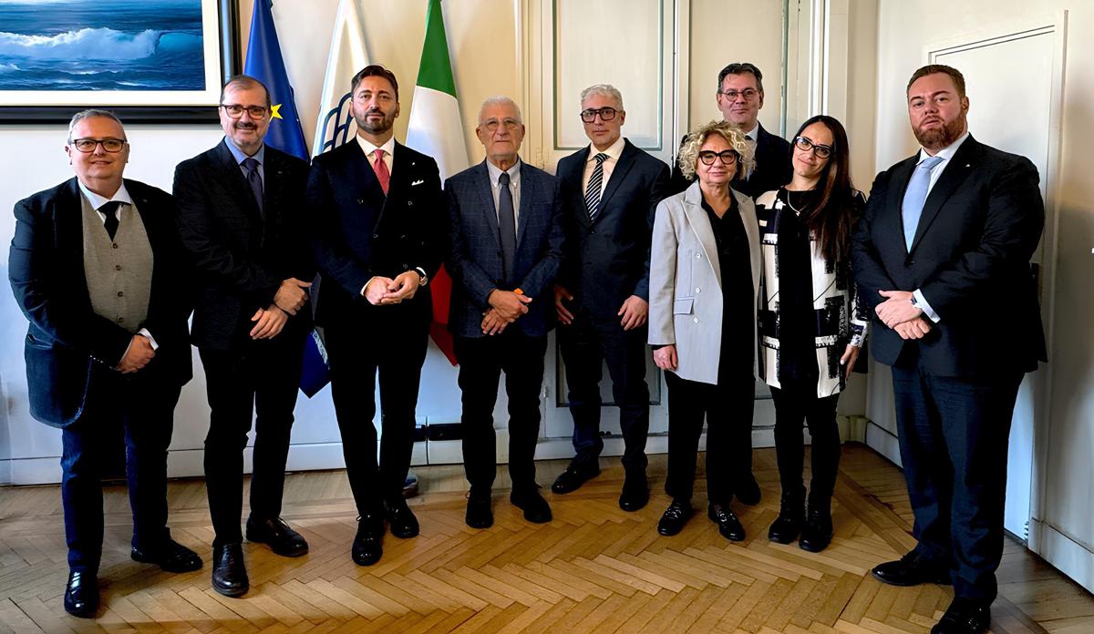 Sanità. Conflavoro e Confintesa siglano primo storico CCNL per la ricerca clinica Sanità. Conflavoro e Confintesa siglano primo storico CCNL per la ricerca clinica