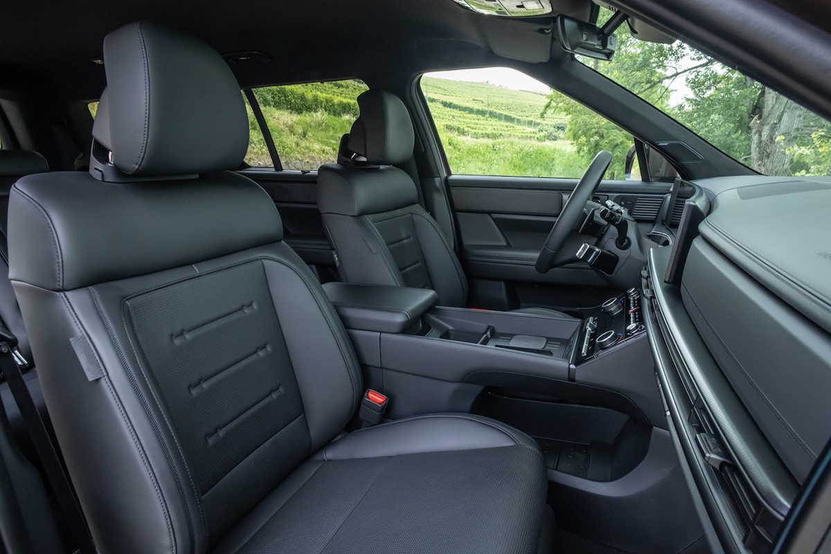 Hyundai Santa Fe PHEV Model Year 2026: nuovo stile inside Hyundai Santa Fe PHEV Model Year 2026: nuovo stile inside