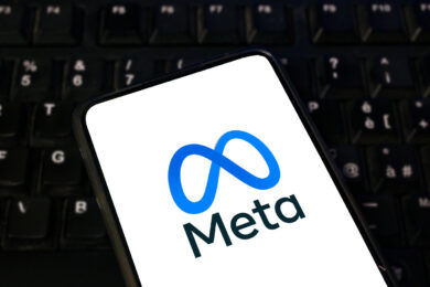 Spionaggio e dati violati, arriva una maxi stangata per Meta: Zuckerberg dovrà risarcire oltre 80 gruppi editoriali spagnoli. Le cifre