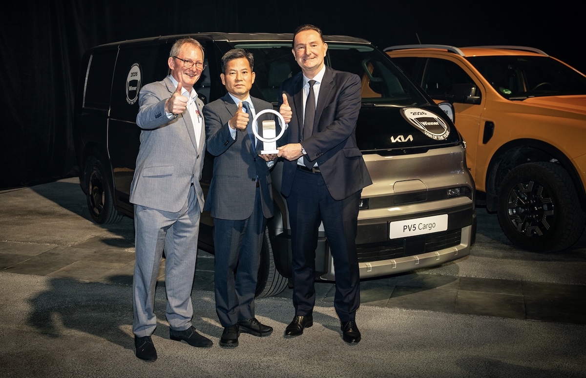 Kia PV5, il furgone elettrico che ha stupito l’Europa: è Van of the Year 2026 Kia PV5, il furgone elettrico che ha stupito l’Europa: è Van of the Year 2026