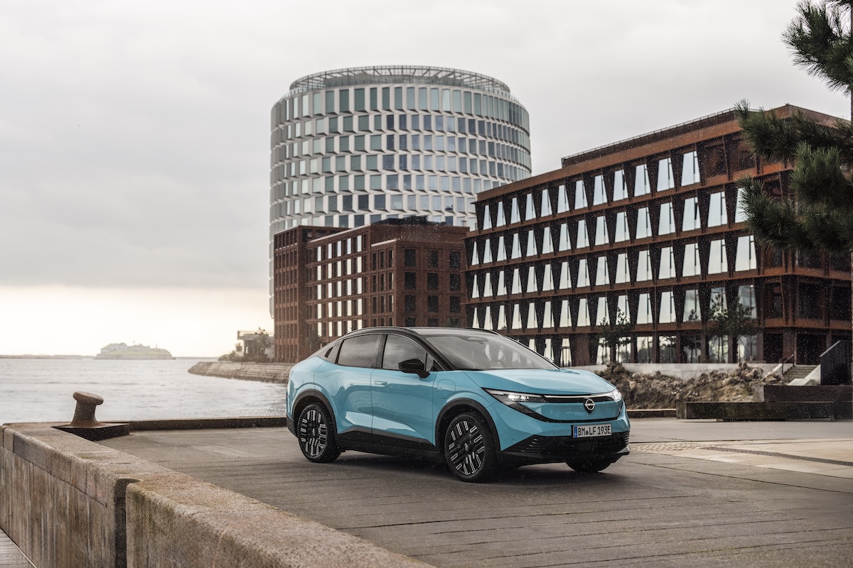 Nissan LEAF: come nasce il nuovo veicolo elettrico europeo