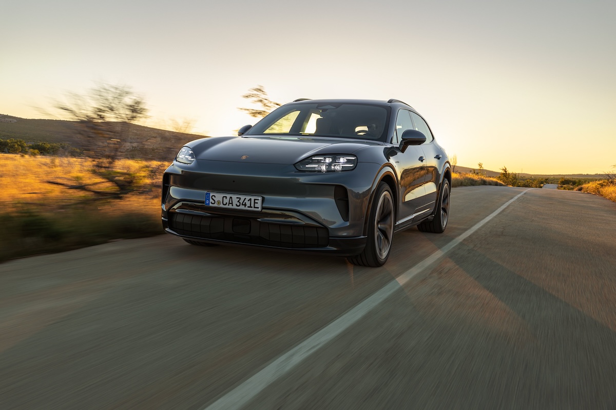 Porsche Cayenne Electric: 1.156 CV e 642 km con prestazioni da supercar Porsche Cayenne Electric: 1.156 CV e 642 km con prestazioni da supercar