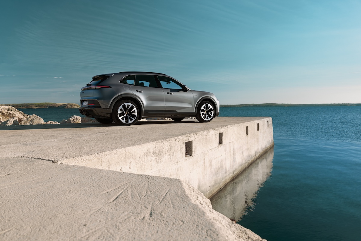 Porsche Cayenne Electric: 1.156 CV e 642 km con prestazioni da supercar Porsche Cayenne Electric: 1.156 CV e 642 km con prestazioni da supercar