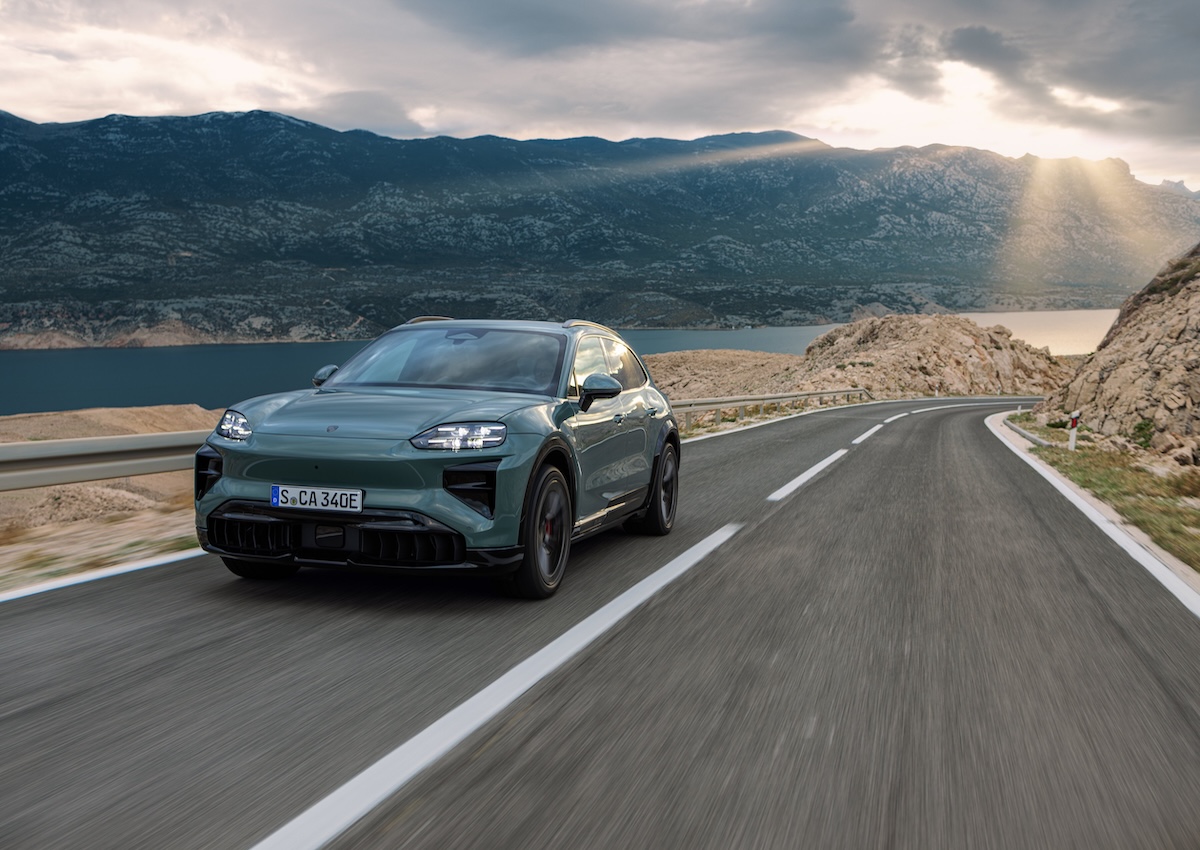 Porsche Cayenne Electric: 1.156 CV e 642 km con prestazioni da supercar Porsche Cayenne Electric: 1.156 CV e 642 km con prestazioni da supercar