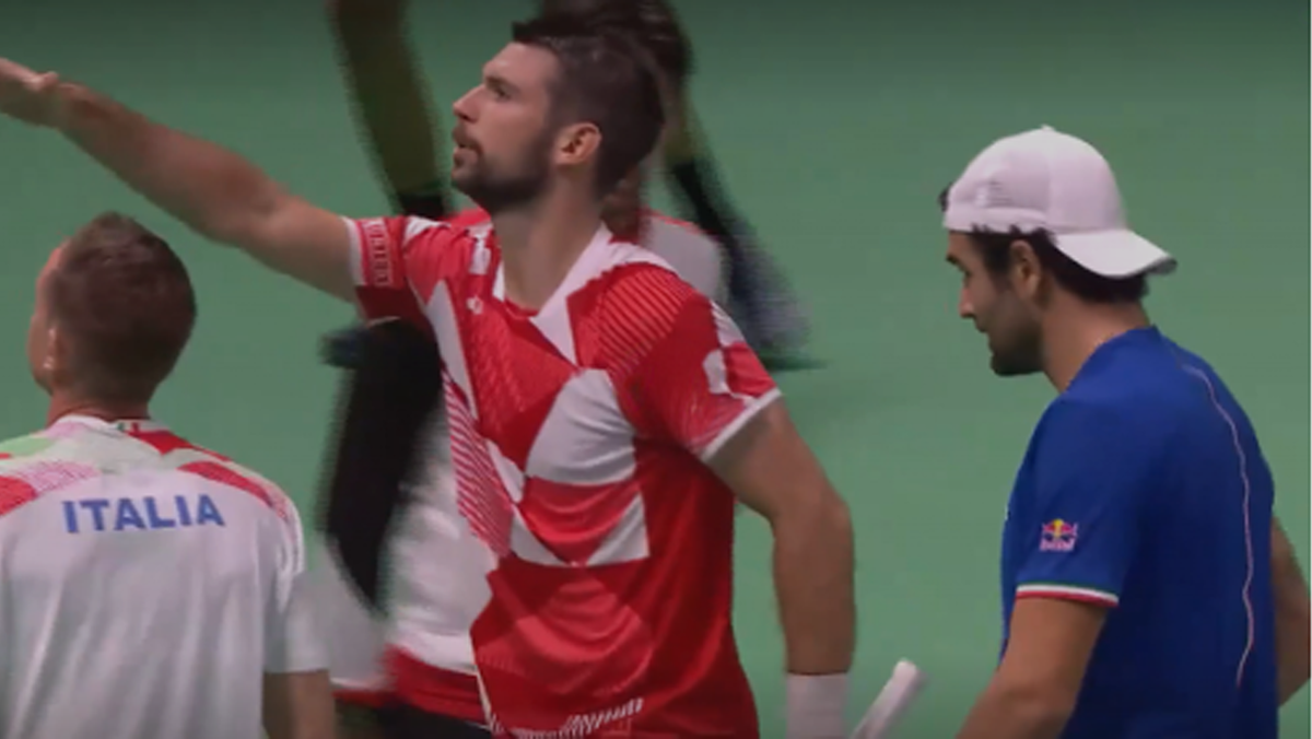 Coppa Davis, Berrettini-Rodionov highlights da brividi: Matteo salva tre set point e ribalta il secondo set Coppa Davis, Berrettini-Rodionov highlights da brividi: Matteo salva tre set point e ribalta il secondo set