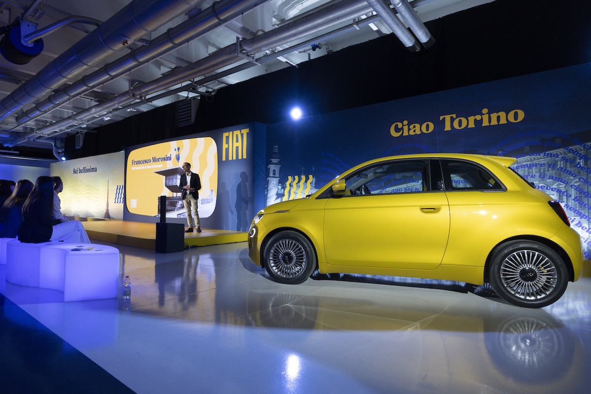 Nuova Fiat 500 Hybrid: Torino in festa per il ritorno dell’icona
