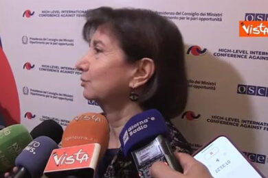 Roccella frena sull’educazione sessuale a scuola: “Non riduce la violenza di genere”