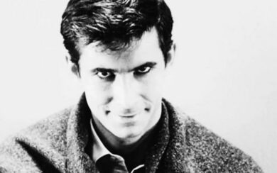 Psycho a Mantova: si traveste da madre morta per continuare a riscuoterne la pensione