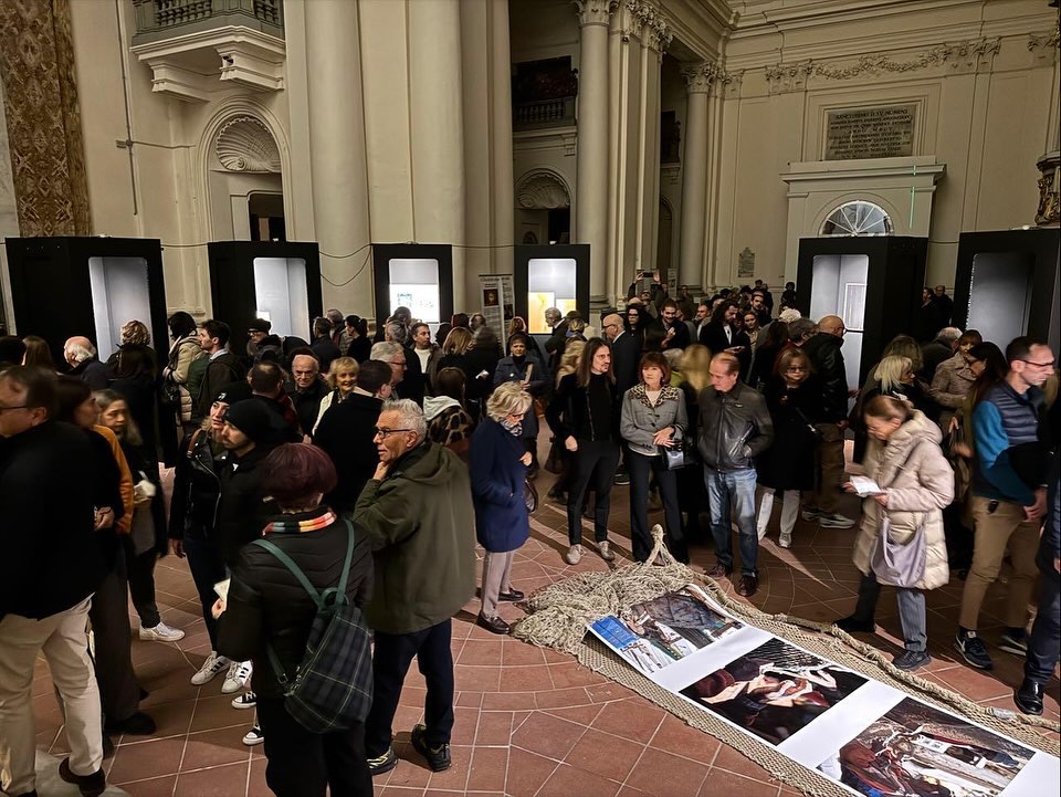 Galleria foto 'Ad Ancona alla Chiesa del Gesù la mostra “Germogli del Possibile”' - foto 1