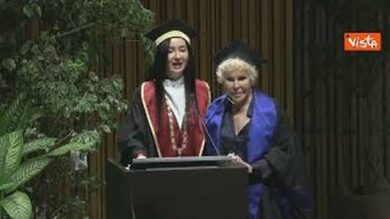 Addio a Ornella Vanoni, aveva 91 anni. A giugno prese laurea ad honorem a Milano