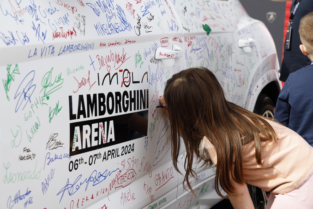 Lamborghini Arena 2026: la passione del Toro torna a ruggire a Imola Lamborghini Arena 2026: la passione del Toro torna a ruggire a Imola