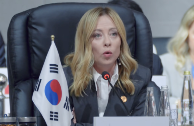 Meloni con un perfetto inglese interviene al G20 di Johannesburg. Il discorso completo. VIDEO