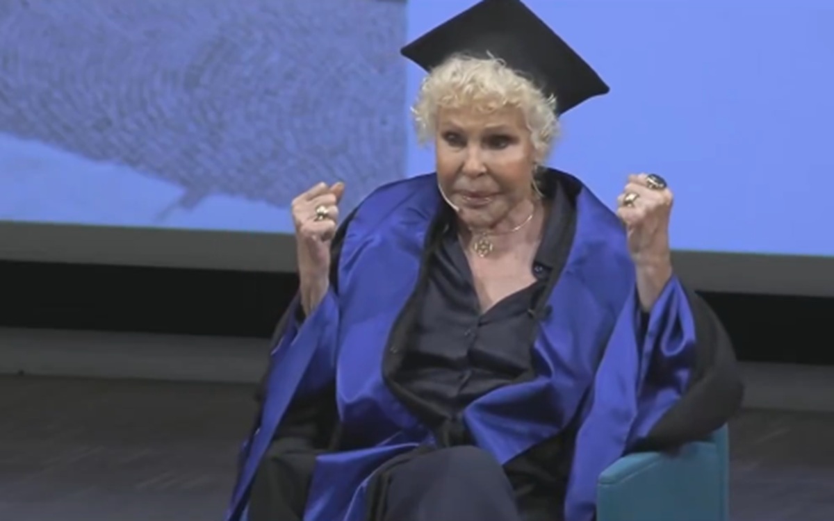Addio Ornella Vanoni, Milano perde la sua voce più autentica. A giugno la laurea honoris causa: “Dedicatemi un’aiuola” Addio Ornella Vanoni, Milano perde la sua voce più autentica. A giugno la laurea honoris causa: “Dedicatemi un’aiuola”