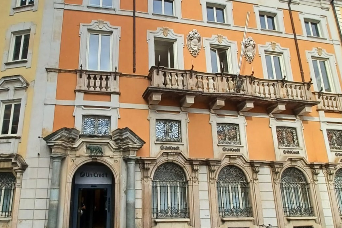 UniCredit, riaperta la storica filiale di Piazza Cavalli a Piacenza UniCredit, riaperta la storica filiale di Piazza Cavalli a Piacenza