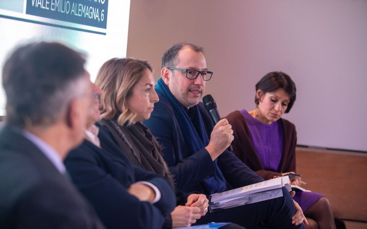 “L’industria da cui nasce ogni cosa. Il futuro delle filiere”: il panel a Italia Direzione Nord “L’industria da cui nasce ogni cosa. Il futuro delle filiere”: il panel a Italia Direzione Nord