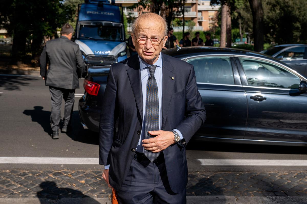 Chi era Maurizio Sella, da sportellista nella banca di famiglia agli investimenti visionari nel fintech: il ritratto di un uomo che cambiò la finanza italiana Chi era Maurizio Sella, da sportellista nella banca di famiglia agli investimenti visionari nel fintech: il ritratto di un uomo che cambiò la finanza italiana
