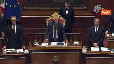 La Russa ricorda Ornella Vanoni in Aula e chiede un minuto di silenzio. Poi, l’applauso dei Senatori