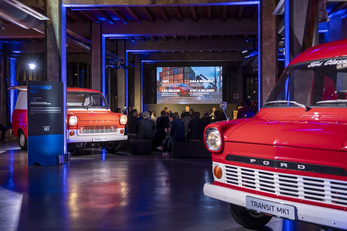 Ford Transit compie 60 anni: lo studio Bocconi svela l’impatto sul PIL Ford Transit compie 60 anni: lo studio Bocconi svela l’impatto sul PIL