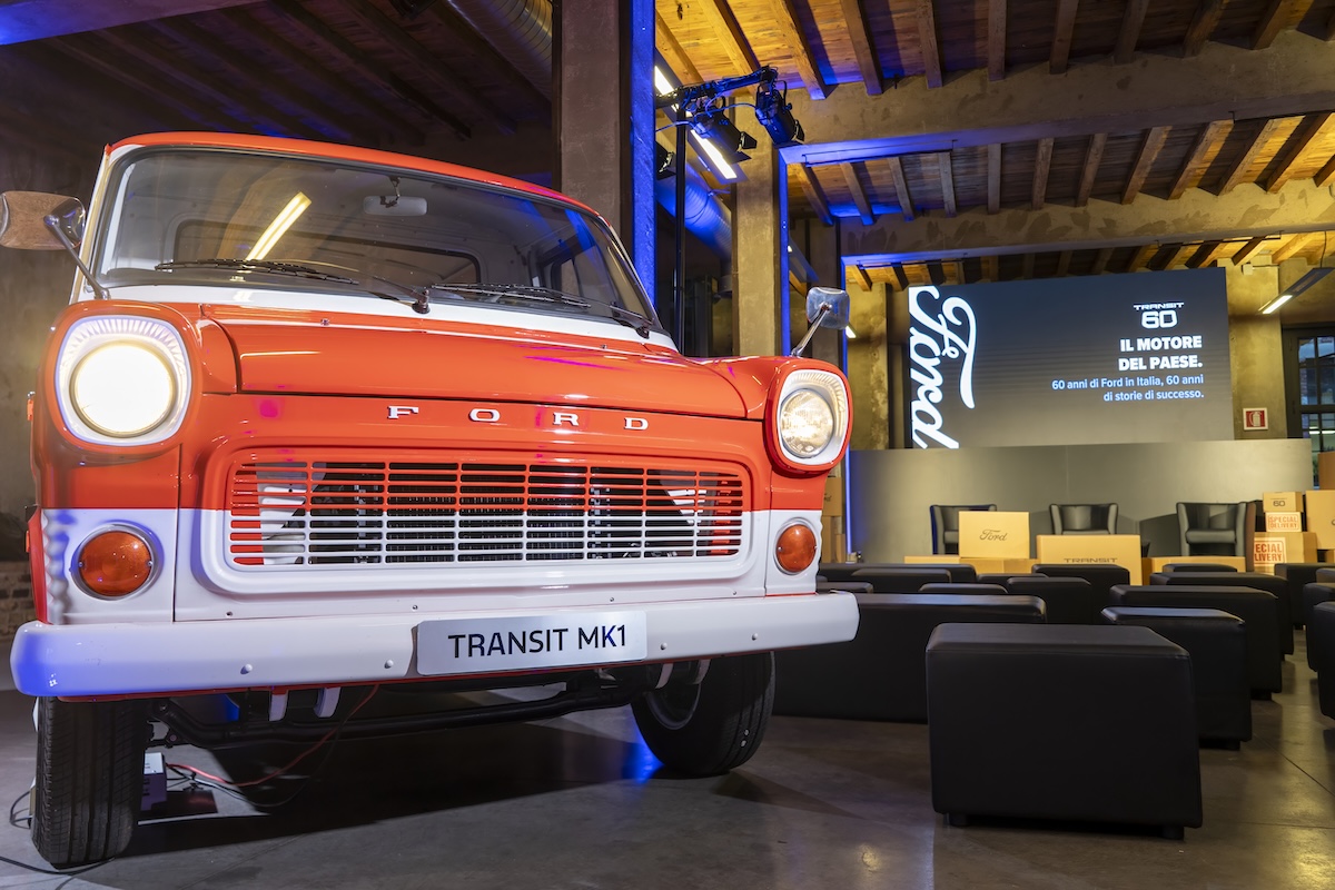 Ford Transit compie 60 anni: lo studio Bocconi svela l’impatto sul PIL Ford Transit compie 60 anni: lo studio Bocconi svela l’impatto sul PIL