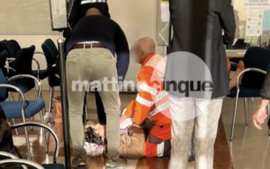 Mantova, il momento in cui è stato scoperto il 56enne che si spacciava per l’anziana madre morta