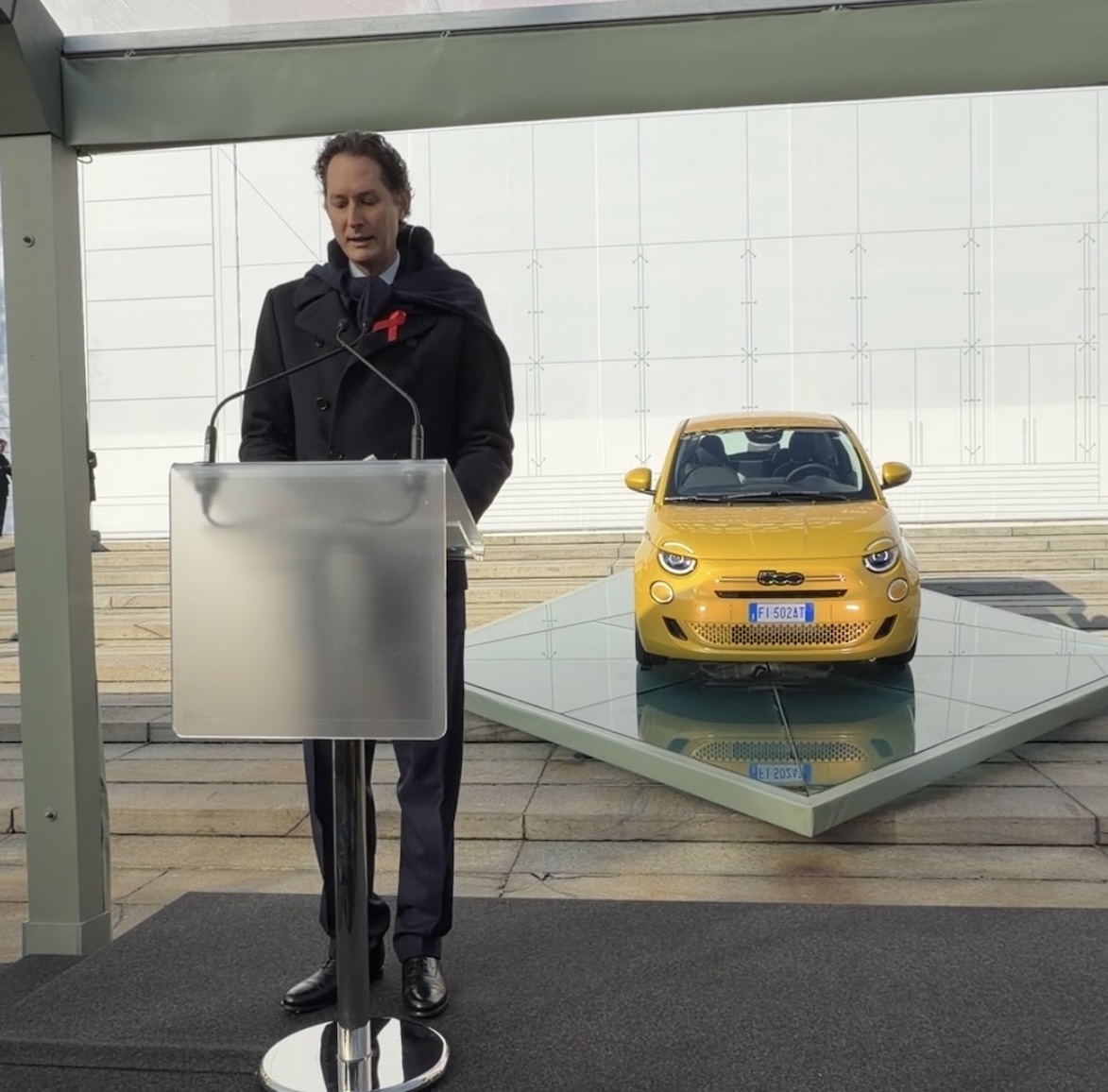 Elkann lancia la 500 Ibrida: “Dobbiamo garantire la libertà di muoversi a tutti Elkann lancia la 500 Ibrida: “Dobbiamo garantire la libertà di muoversi a tutti