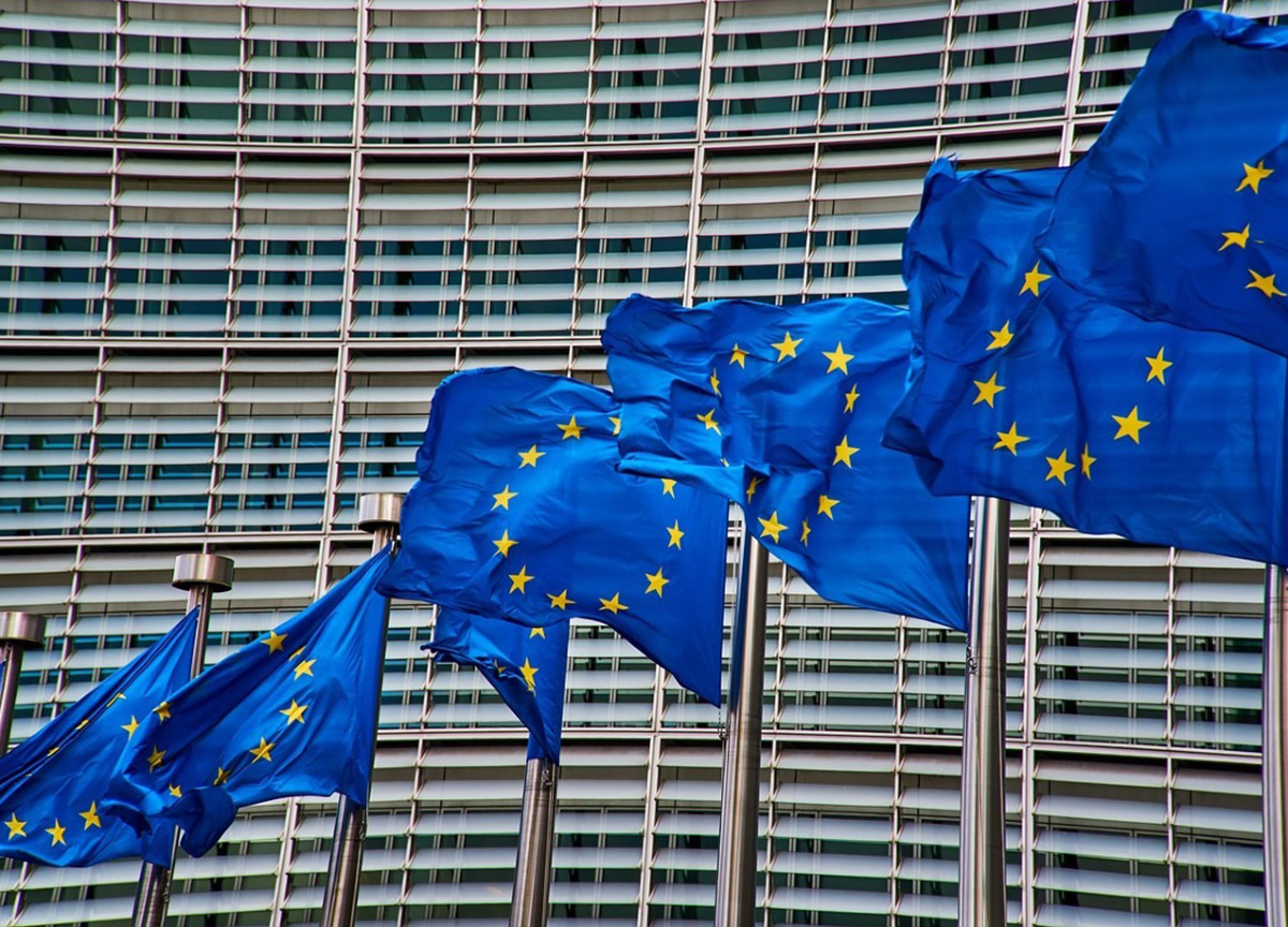 Diritti Lgbt+, sentenza storica della Corte Ue: obbligo di riconoscere i matrimoni gay in tutta l’Unione Europea Diritti Lgbt+, sentenza storica della Corte Ue: obbligo di riconoscere i matrimoni gay in tutta l’Unione Europea