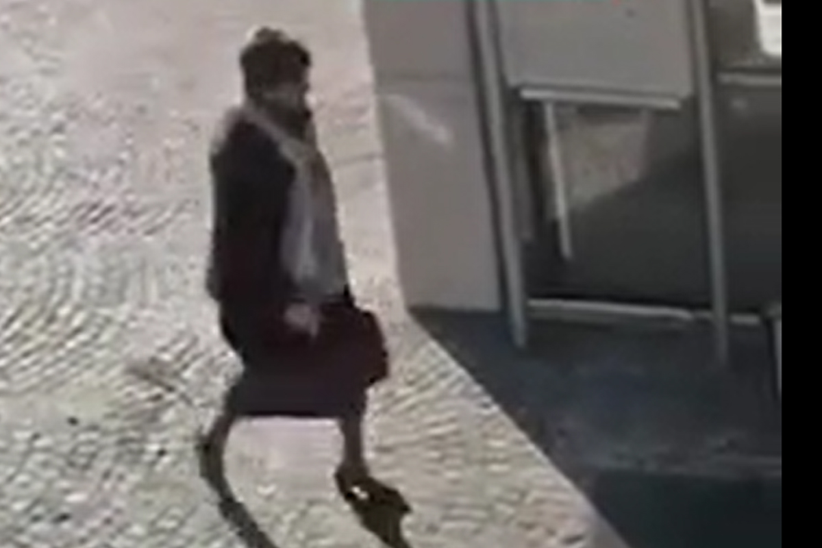 Uomo si finge la madre morta per incassare la pensione, Mantova sotto choc. VIDEO Uomo si finge la madre morta per incassare la pensione, Mantova sotto choc. VIDEO
