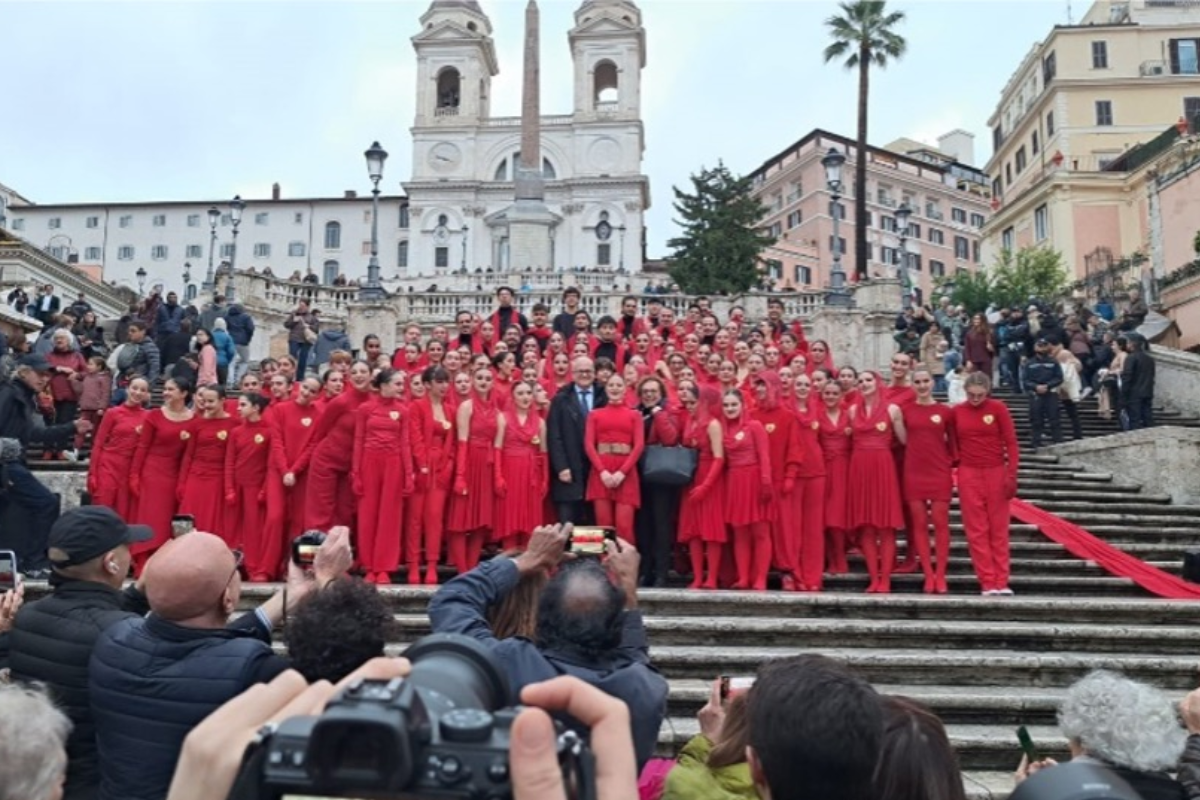 “Mai violenza, solo amore”. La responsabilità sociale diventa danza e fa subito notizia “Mai violenza, solo amore”. La responsabilità sociale diventa danza e fa subito notizia