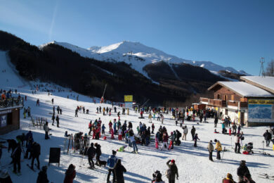 Turismo invernale, boom di arrivi: 29,7 milioni e spesa oltre i 14 miliardi. Crescono gli stranieri, in calo gli italiani