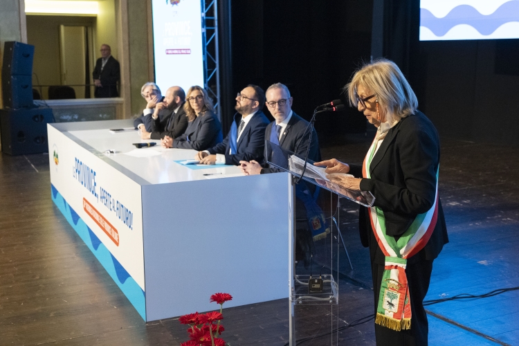 Il Presidente Mattarella alla 38^ Assemblea delle Province Italiane a Lecce Il Presidente Mattarella alla 38^ Assemblea delle Province Italiane a Lecce