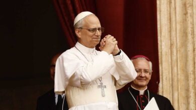 Vaticano, la svolta: “Fate sesso ma non solo per fare figli, rafforza il matrimonio”