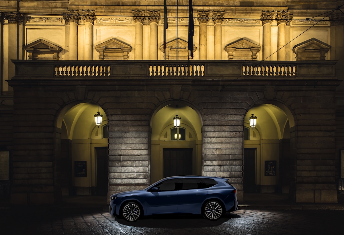 BMW Italia alla Scala: debutta la rivoluzione elettrica iX3