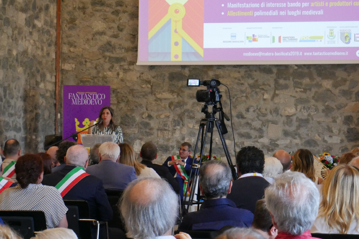 Fantastico Medioevo: un viaggio tra castelli, cattedrali e comunità per riscrivere la storia lucana Fantastico Medioevo: un viaggio tra castelli, cattedrali e comunità per riscrivere la storia lucana