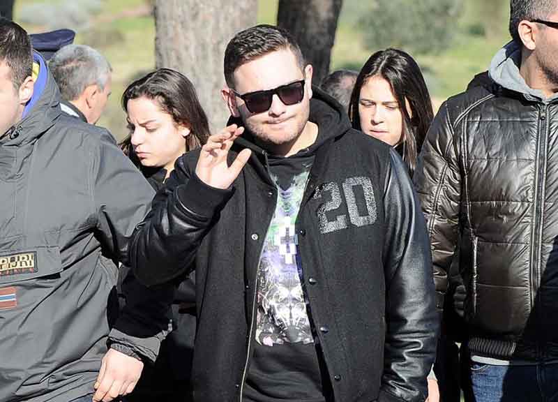 Rocco Hunt, lo “Spiraglio” del rapper si fa stretto. Ma la New Life (che finanzia la sua Porsche) cresce: boom di ricavi e utile raddoppiato 