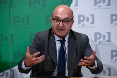 Manovra, il Pd ‘silura’ il governo: “Continua a litigare senza rimediare ai tanti pasticci. Non una risposta ai problemi dell’Italia”