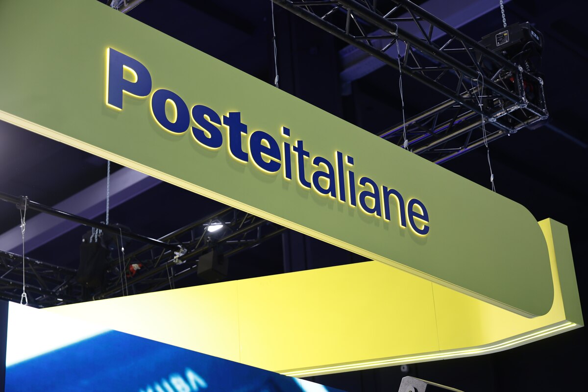 Poste torna con un bond da 750 milioni: boom di richieste. Ecco chi ci guadagna Poste torna con un bond da 750 milioni: boom di richieste. Ecco chi ci guadagna